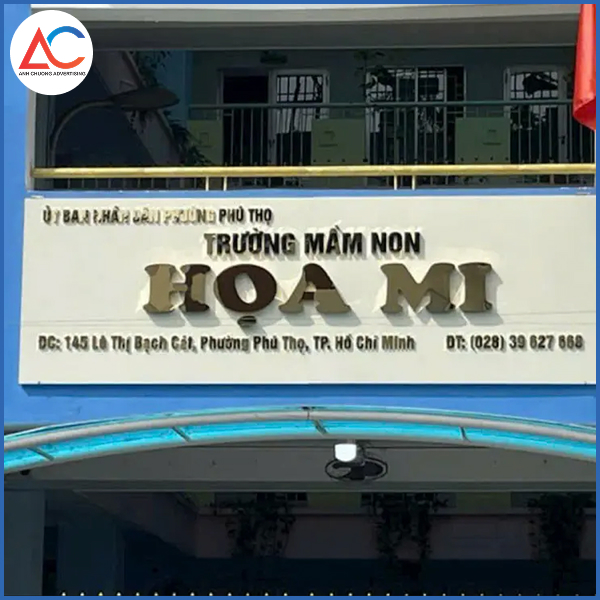 Bảng hiệu chữ nổi mica đang ngày càng được ưa chuộng nhờ tính thẩm mỹ cao, linh hoạt trong thiết kế và chi phí hợp lý