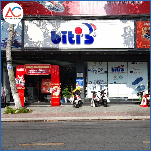 Việc lên bản vẽ kỹ thuật là bước quan trọng nhằm thể hiện kích thước, bố cục, font chữ và màu sắc chính xác