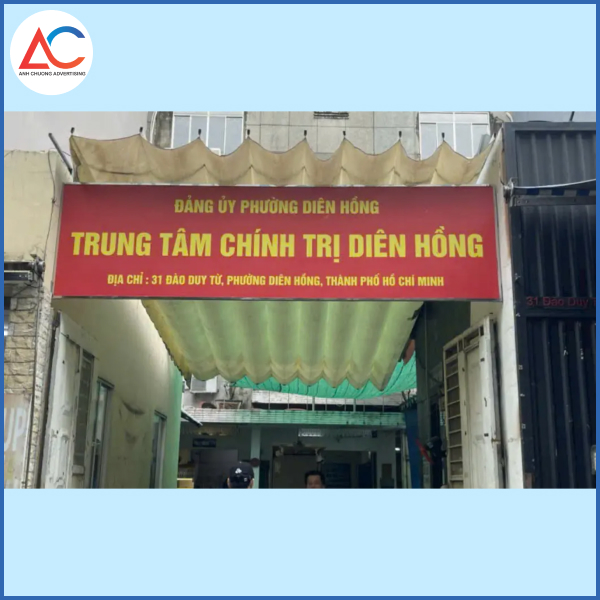 Bảng hiệu dán decal đã trở thành một giải pháp phổ biến nhờ sự linh hoạt và chi phí hợp lý