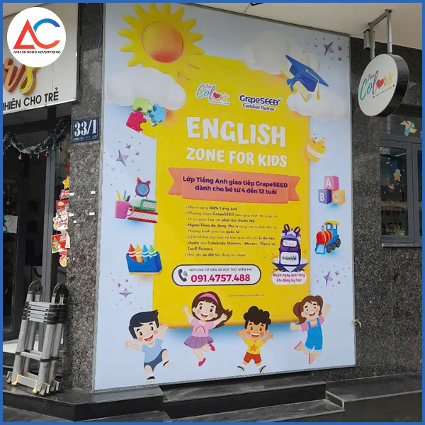 Công nghệ in và kỹ thuật thi công phù hợp thì bảng hiệu dán decal hoàn toàn có thể đạt được độ bền ấn tượng, lên đến nhiều năm