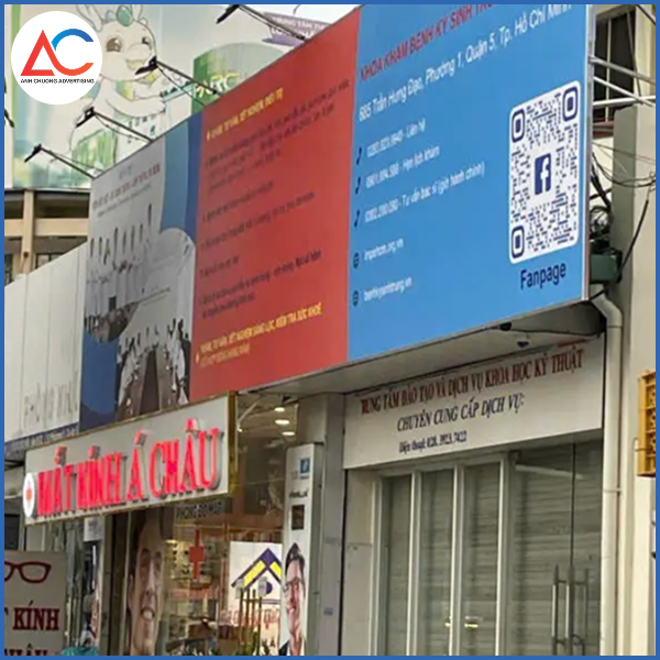 Bảng hiệu dán decal có chi phí sản xuất và thi công thấp đáng kể, phù hợp với quảng cáo ngắn hạn